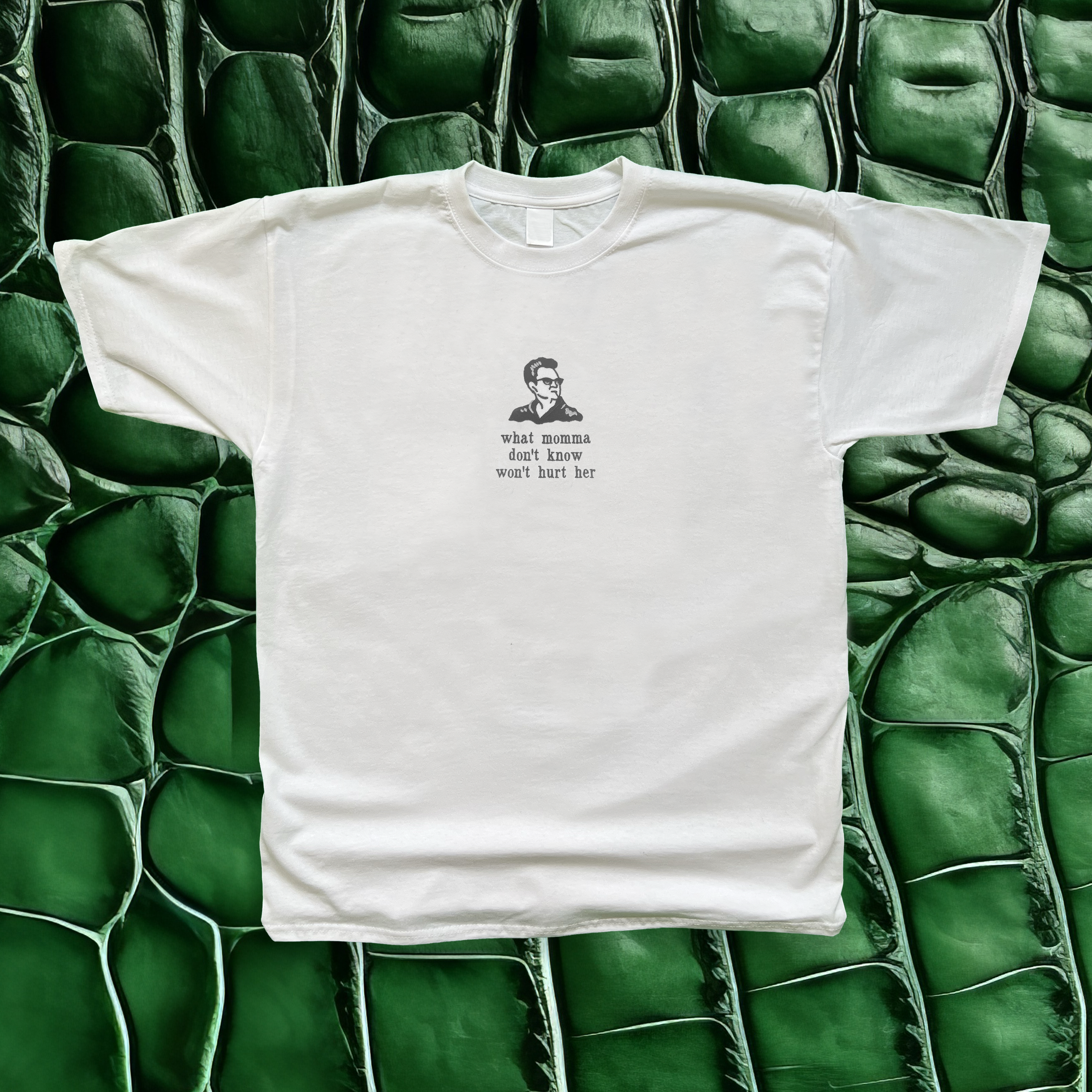 WHAT MOMMA DON'T KNOW WON'T HURT HER T-SHIRT