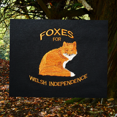 FOXES FOR WELSH INDEPENDENCE T-SHIRT